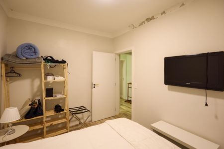 Casa de condomínio à venda com 257m², 4 quartos e 2 vagas Casa de condomínio à venda com 257m², 4 quartos e 2 vagasQuarto 4