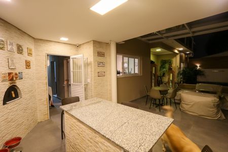 Casa de condomínio à venda com 257m², 4 quartos e 2 vagas Casa de condomínio à venda com 257m², 4 quartos e 2 vagasChurrasqueira