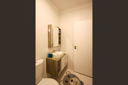 Casa de condomínio à venda com 257m², 4 quartos e 2 vagas Casa de condomínio à venda com 257m², 4 quartos e 2 vagasBanheiro da Suíte 2