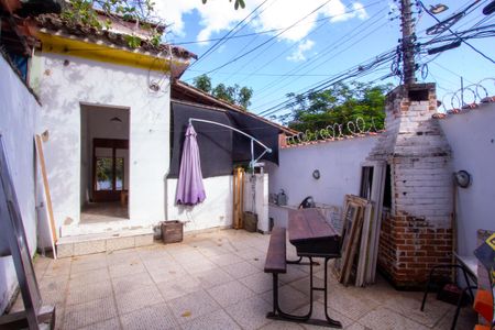 Casa à venda com 100m², 4 quartos e 1 vaga Casa à venda com 100m², 4 quartos e 1 vagaQuintal