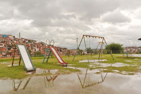 Apartamento para alugar com 55m², 2 quartos e 1 vaga Apartamento para alugar com 55m², 2 quartos e 1 vagaÁrea comum - Playground