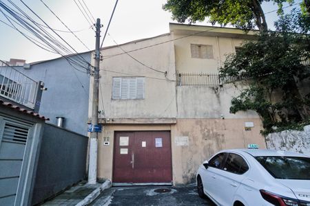 Casa para alugar com 80m², 2 quartos e sem vagaFachada
