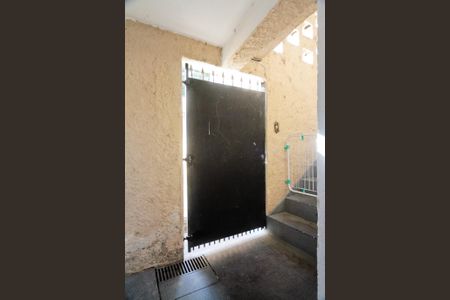 Casa para alugar com 80m², 2 quartos e sem vagaEntrada