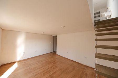 Casa para alugar com 130m², 3 quartos e 3 vagas Casa para alugar com 130m², 3 quartos e 3 vagasSala