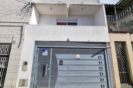 Casa para alugar com 130m², 3 quartos e 3 vagas Casa para alugar com 130m², 3 quartos e 3 vagasFachada