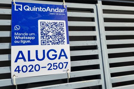 Casa para alugar com 130m², 3 quartos e 3 vagas Casa para alugar com 130m², 3 quartos e 3 vagasFachada