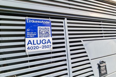 Casa para alugar com 130m², 3 quartos e 3 vagas Casa para alugar com 130m², 3 quartos e 3 vagasFachada