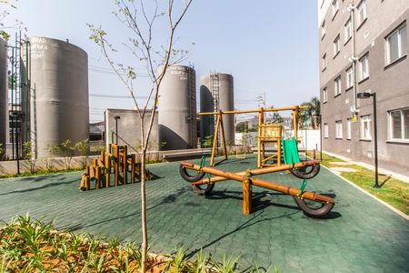 Apartamento para alugar com 42m², 2 quartos e 1 vaga Apartamento para alugar com 42m², 2 quartos e 1 vagaÁrea comum - Playground
