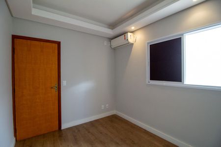 Casa de condomínio para alugar com 110m², 3 quartos e 2 vagasSuite