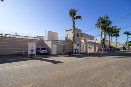 Casa de condomínio para alugar com 110m², 3 quartos e 2 vagasFachada