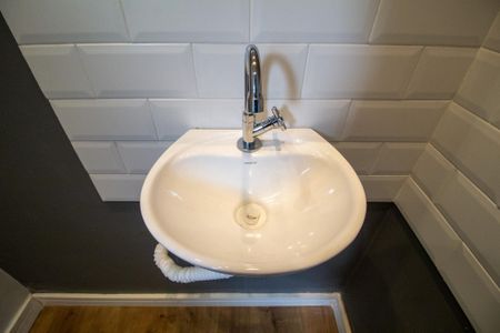 Casa de condomínio para alugar com 110m², 3 quartos e 2 vagasBanheiro da Suíte