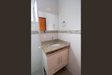 Casa de condomínio para alugar com 110m², 3 quartos e 2 vagasBanheiro