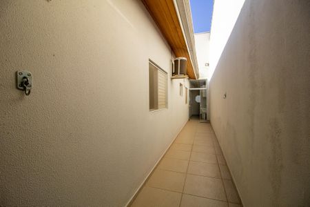 Casa de condomínio para alugar com 110m², 3 quartos e 2 vagasCorredor Externo