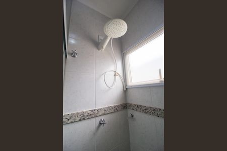 Casa de condomínio para alugar com 110m², 3 quartos e 2 vagasBanheiro