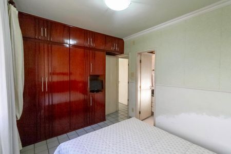 Casa à venda com 287m², 4 quartos e 2 vagas Casa à venda com 287m², 4 quartos e 2 vagasSuíte