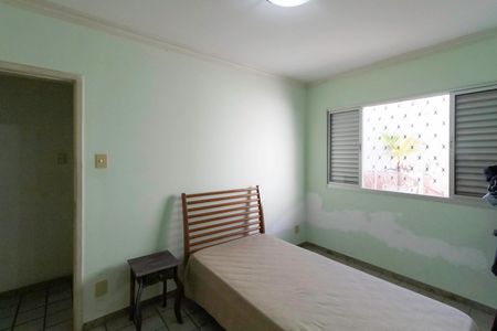 Casa à venda com 287m², 4 quartos e 2 vagas Casa à venda com 287m², 4 quartos e 2 vagasQuarto 2