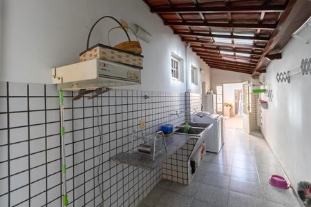 Casa à venda com 287m², 4 quartos e 2 vagas Casa à venda com 287m², 4 quartos e 2 vagasÁrea de serviço