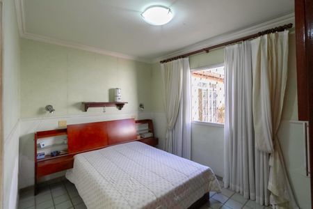 Casa à venda com 287m², 4 quartos e 2 vagas Casa à venda com 287m², 4 quartos e 2 vagasSuíte