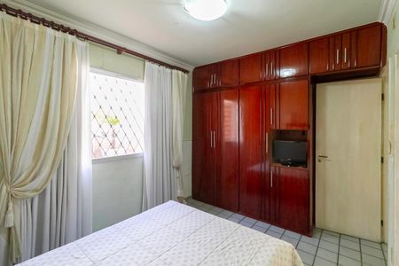 Casa à venda com 287m², 4 quartos e 2 vagas Casa à venda com 287m², 4 quartos e 2 vagasSuíte