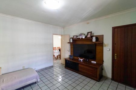 Casa à venda com 287m², 4 quartos e 2 vagas Casa à venda com 287m², 4 quartos e 2 vagasSala