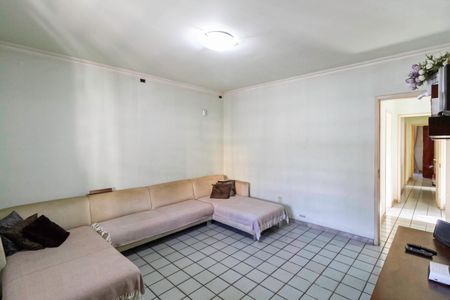 Casa à venda com 287m², 4 quartos e 2 vagas Casa à venda com 287m², 4 quartos e 2 vagasSala