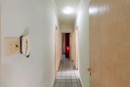 Casa à venda com 287m², 4 quartos e 2 vagas Casa à venda com 287m², 4 quartos e 2 vagasCorredor