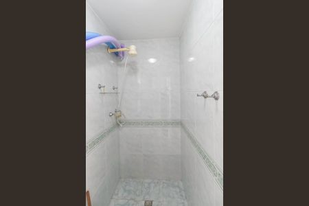 Casa à venda com 287m², 4 quartos e 2 vagas Casa à venda com 287m², 4 quartos e 2 vagasBanheiro social