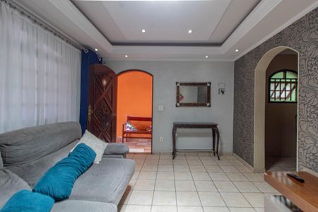 Casa à venda com 130m², 3 quartos e 2 vagas Casa à venda com 130m², 3 quartos e 2 vagasSala