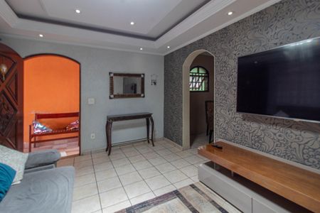 Casa à venda com 130m², 3 quartos e 2 vagas Casa à venda com 130m², 3 quartos e 2 vagasSala