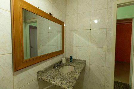 Casa à venda com 68m², 2 quartos e 2 vagasBanheiro