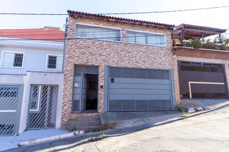Casa à venda com 68m², 2 quartos e 2 vagasFachada