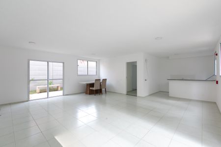 Apartamento para alugar com 43m², 2 quartos e 1 vagaÁrea comum - Salão de Festas