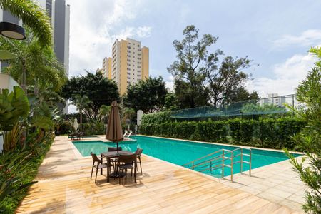 Apartamento à venda com 70m², 2 quartos e 2 vagasÁrea comum - Piscina