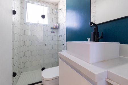 Apartamento à venda com 70m², 2 quartos e 2 vagasBanheiro da suíte