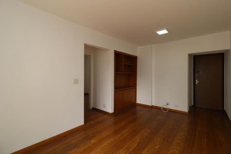 Apartamento à venda com 67m², 2 quartos e 2 vagasSala