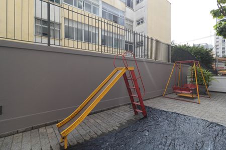 Apartamento à venda com 67m², 2 quartos e 2 vagasÁrea comum - Playground