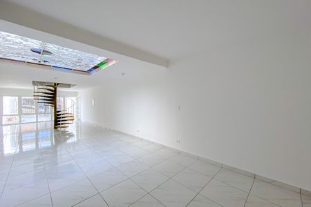 Casa à venda com 200m², 3 quartos e 4 vagasSala