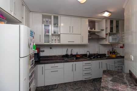 Apartamento à venda com 130m², 3 quartos e 1 vaga Apartamento à venda com 130m², 3 quartos e 1 vagaCozinha