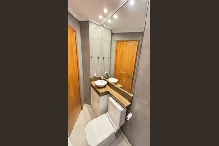 Apartamento à venda com 55m², 2 quartos e 1 vaga Apartamento à venda com 55m², 2 quartos e 1 vagaBanheiro