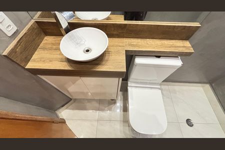 Apartamento à venda com 55m², 2 quartos e 1 vaga Apartamento à venda com 55m², 2 quartos e 1 vagaBanheiro