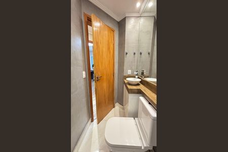 Apartamento à venda com 55m², 2 quartos e 1 vaga Apartamento à venda com 55m², 2 quartos e 1 vagaBanheiro