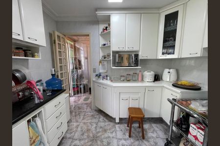Casa à venda com 204m², 3 quartos e 2 vagasCozinha