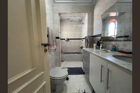 Casa à venda com 204m², 3 quartos e 2 vagasBanheiro Suíte 1