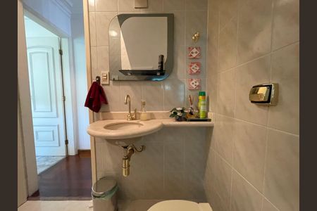 Casa à venda com 204m², 3 quartos e 2 vagasLavabo