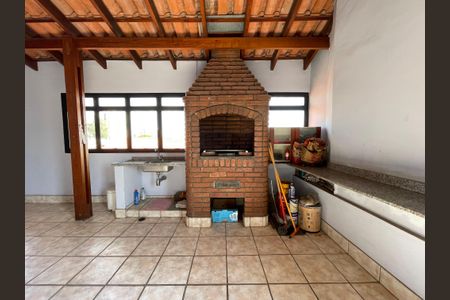 Casa à venda com 204m², 3 quartos e 2 vagasChurrasqueira