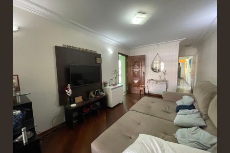 Casa à venda com 204m², 3 quartos e 2 vagasSala