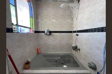 Casa à venda com 204m², 3 quartos e 2 vagasBanheiro Suíte 1