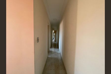Casa à venda com 204m², 3 quartos e 2 vagasCorredor