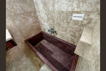 Casa para alugar com 506m², 10 quartos e 4 vagasBanheiro 2