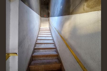 Casa para alugar com 506m², 10 quartos e 4 vagasEscada